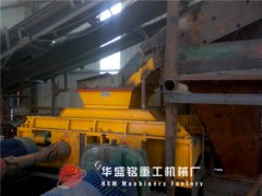 花香中的四輥破碎機(jī)發(fā)貨，顯得格外好看